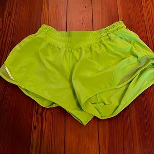 Lululemon Hotty Hot 2.5” Shorts